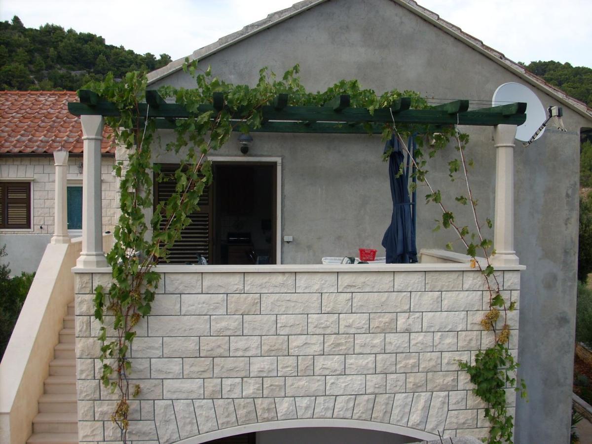 Apartments Darija & Pero Pucisca Εξωτερικό φωτογραφία