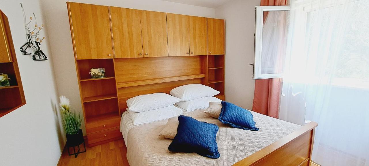Apartments Darija & Pero Pucisca Εξωτερικό φωτογραφία