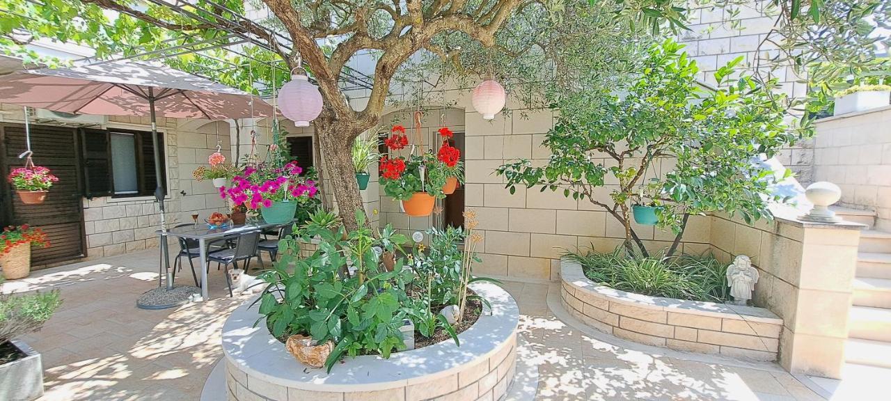 Apartments Darija & Pero Pucisca Εξωτερικό φωτογραφία