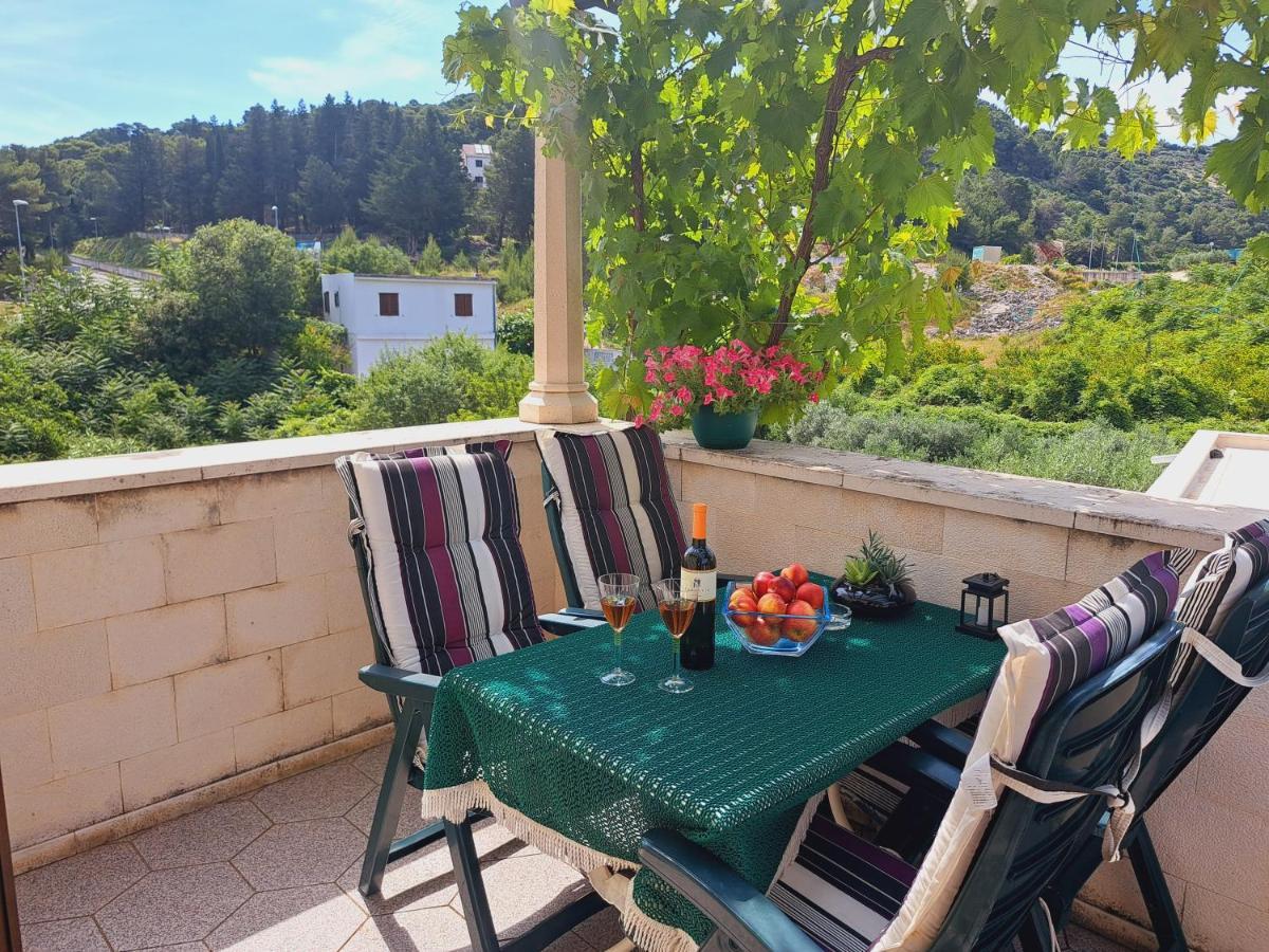 Apartments Darija & Pero Pucisca Εξωτερικό φωτογραφία