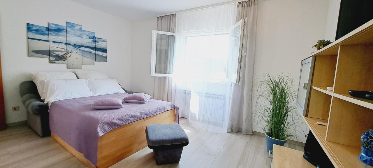 Apartments Darija & Pero Pucisca Εξωτερικό φωτογραφία
