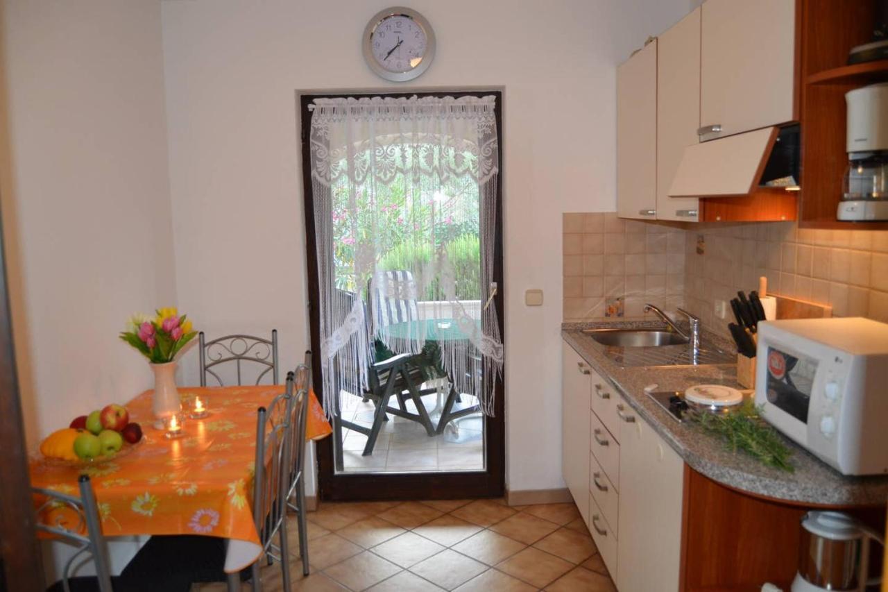 Apartments Darija & Pero Pucisca Εξωτερικό φωτογραφία