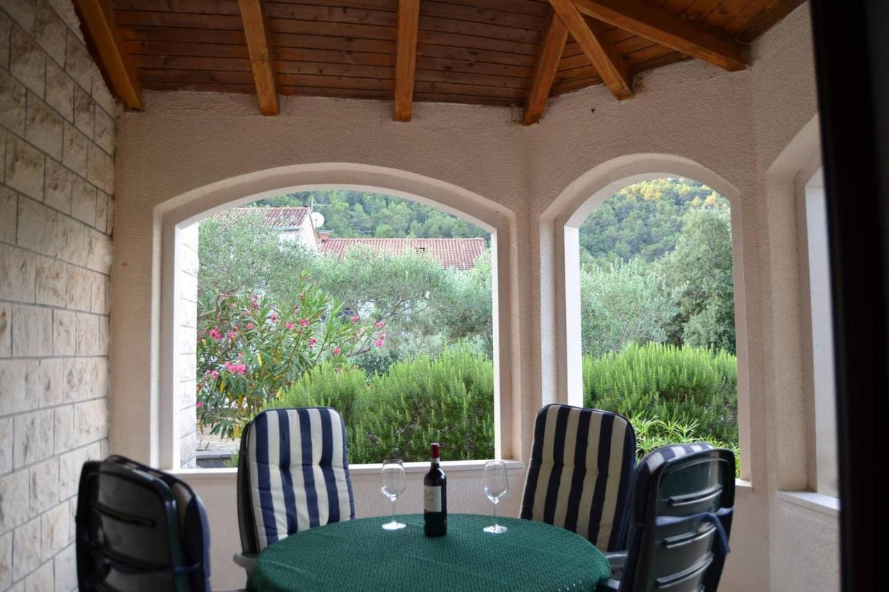 Apartments Darija & Pero Pucisca Εξωτερικό φωτογραφία
