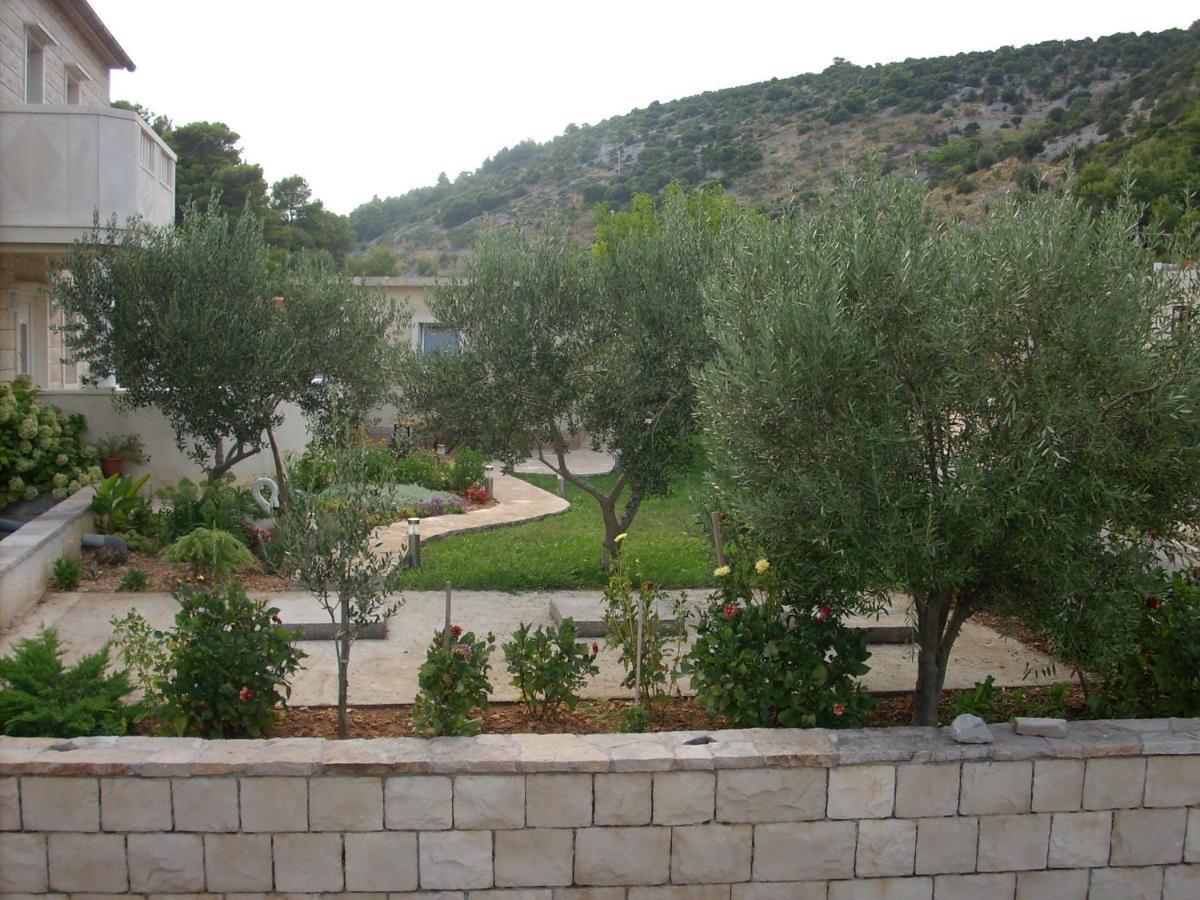 Apartments Darija & Pero Pucisca Εξωτερικό φωτογραφία