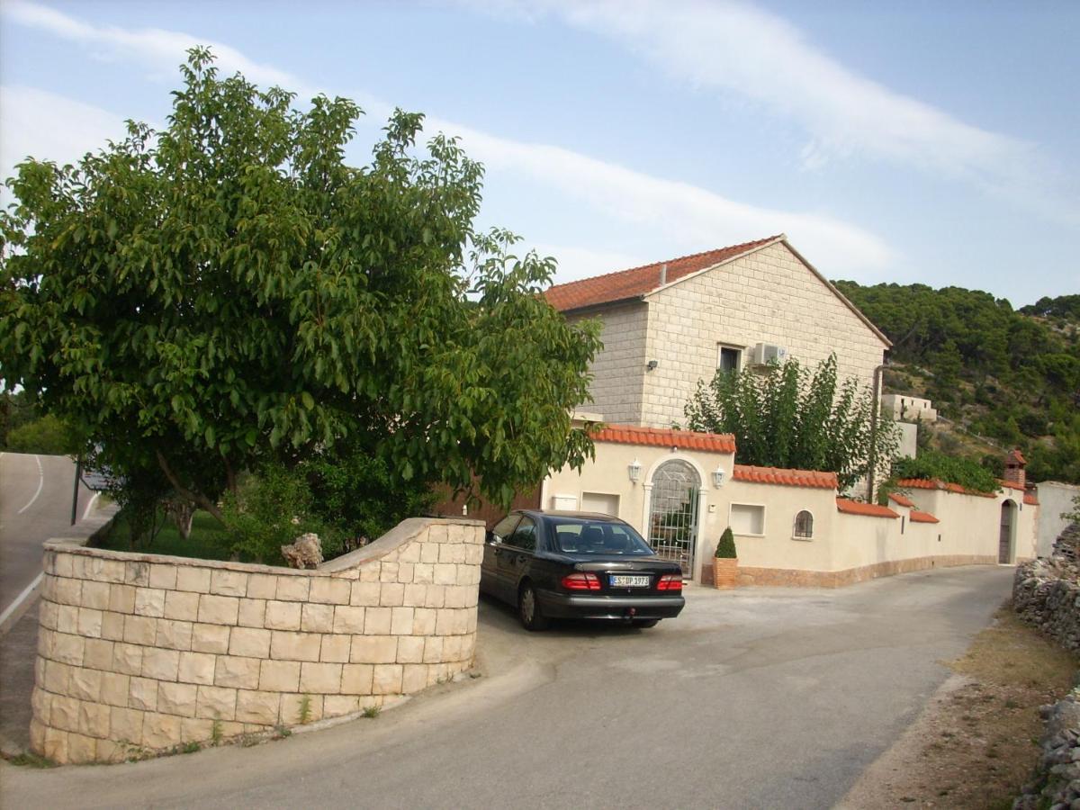 Apartments Darija & Pero Pucisca Εξωτερικό φωτογραφία